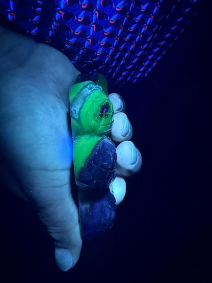 Snake Agate Carving with UV Reaction!!!